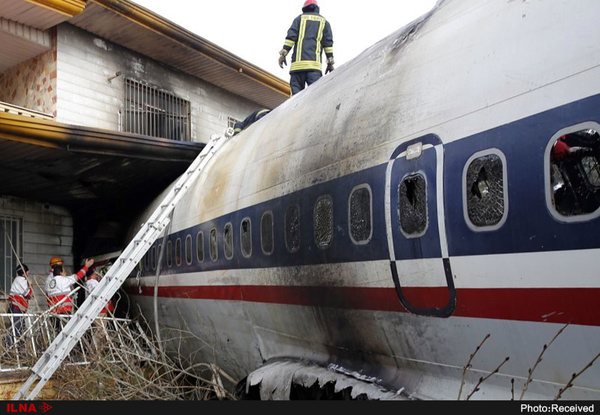 هواپیمای مسافربری پس از پرواز از فرودگاه امام خمینی (ره) در شهریار سقوط کرد