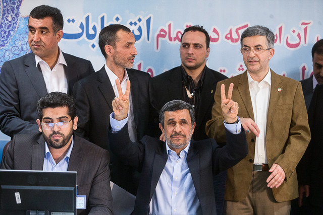 احمدی نژاد و دوستانش