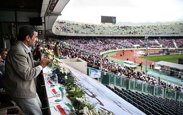 احمدی نژاد در ورزشگاه آزادی